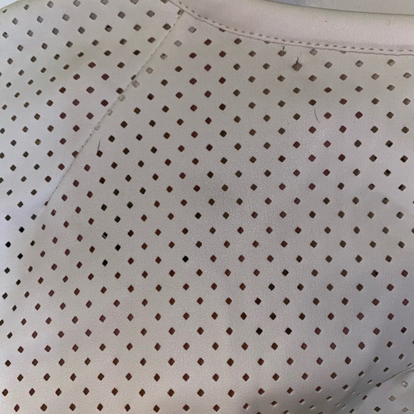 White Jacket | Robert Rodriguez - Picture 12 of 12